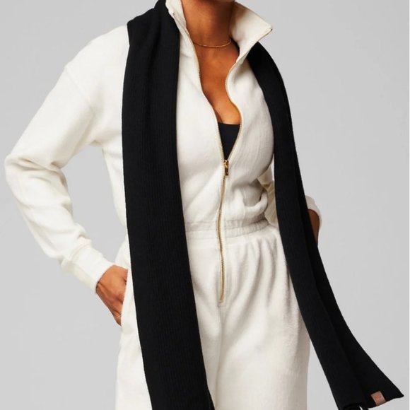 New with Tags Super Soft CASHMERE Blend Scarf - Picture 1 of 4